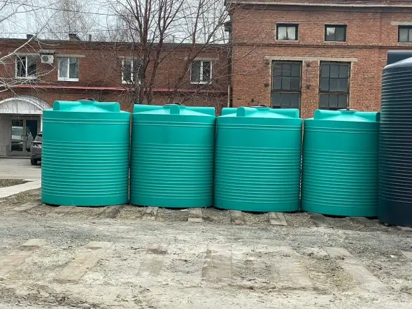 Пластиковая емкость для воды 2000 л