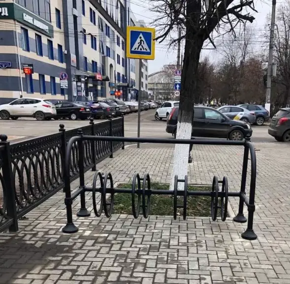 Велопарковка чугунная 3 места