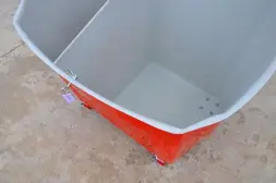 Ящик для песка Boxsand на колесах, объем 0,5 м3 двухсекционный с лопатой