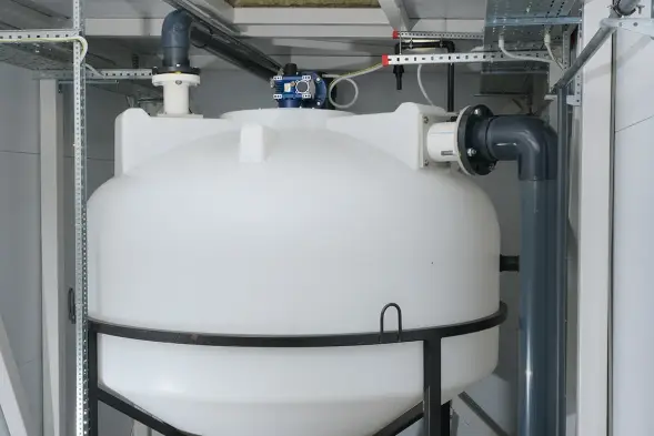 Емкость ЦКТ 3000 л с патрубком 160мм с фланцем под плотность до 1,2 г/см³ белая