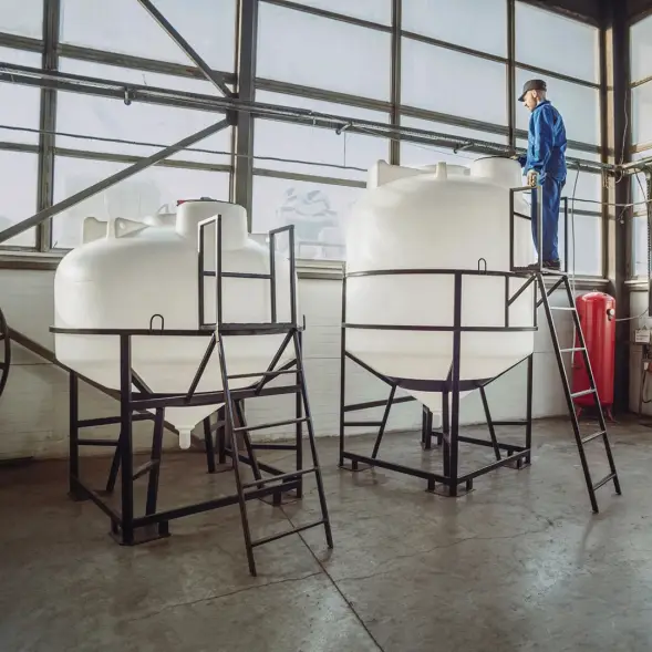 Емкость ЦКТ 3000 л с патрубком 160мм с фланцем под плотность до 1,2 г/см³ белая