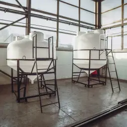 Емкость ЦКТ 5000 л с патрубком 110мм с фланцем под плотность до 1,5 г/см³ белая