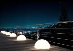 Полусфера Como 300 мм с подсветкой Подсветка: RGB/W, ландшафтное крепление